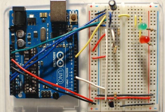 Собранная схема на плате Arduino Uno