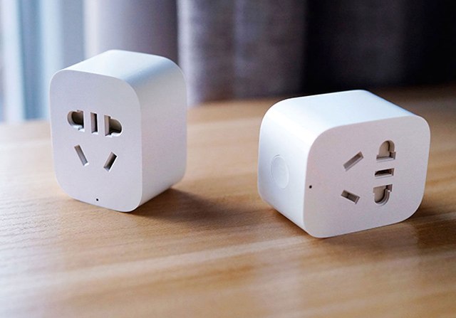 Умная розетка Xiaomi Mi Smart WiFi Socket