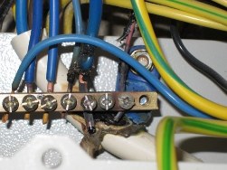 Почему греется нулевой провод 