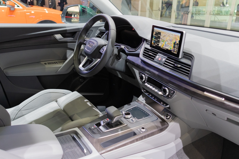 Гибрид Audi Q5 PHEV на выставке в Лос-Анджелесе